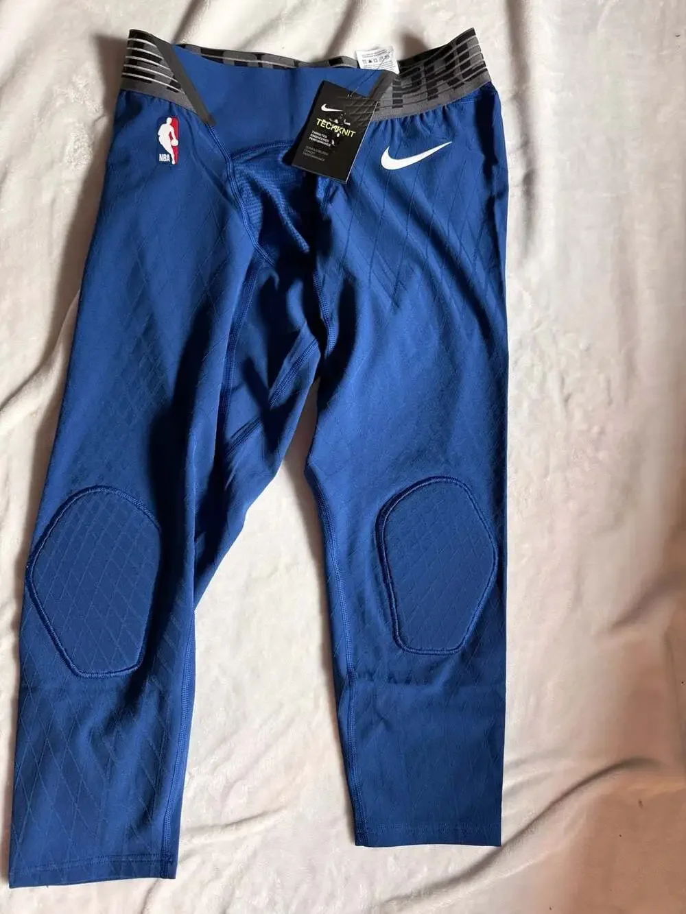 Nike Pro NBA Hyperstrong 3/4 Padded Compression Basketball Tights 881017-495